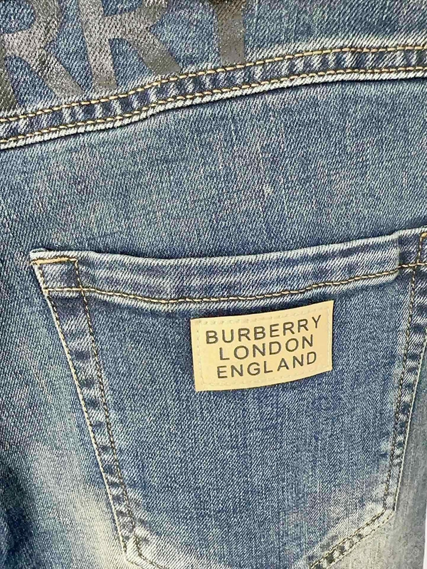 ブランドジーンズ着用イメージ